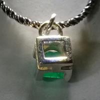 1.40ct Colombian Emerald Pendant ( With Chain) 