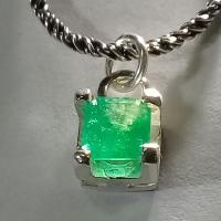 1.40ct Colombian Emerald Pendant ( With Chain) 