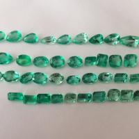 26.95 Ct. Colombian Emerald lot 