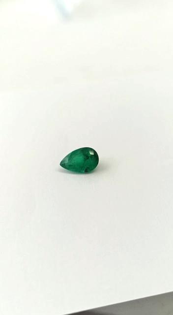 1.70ct Colombian Emerald ( Lagrima) 