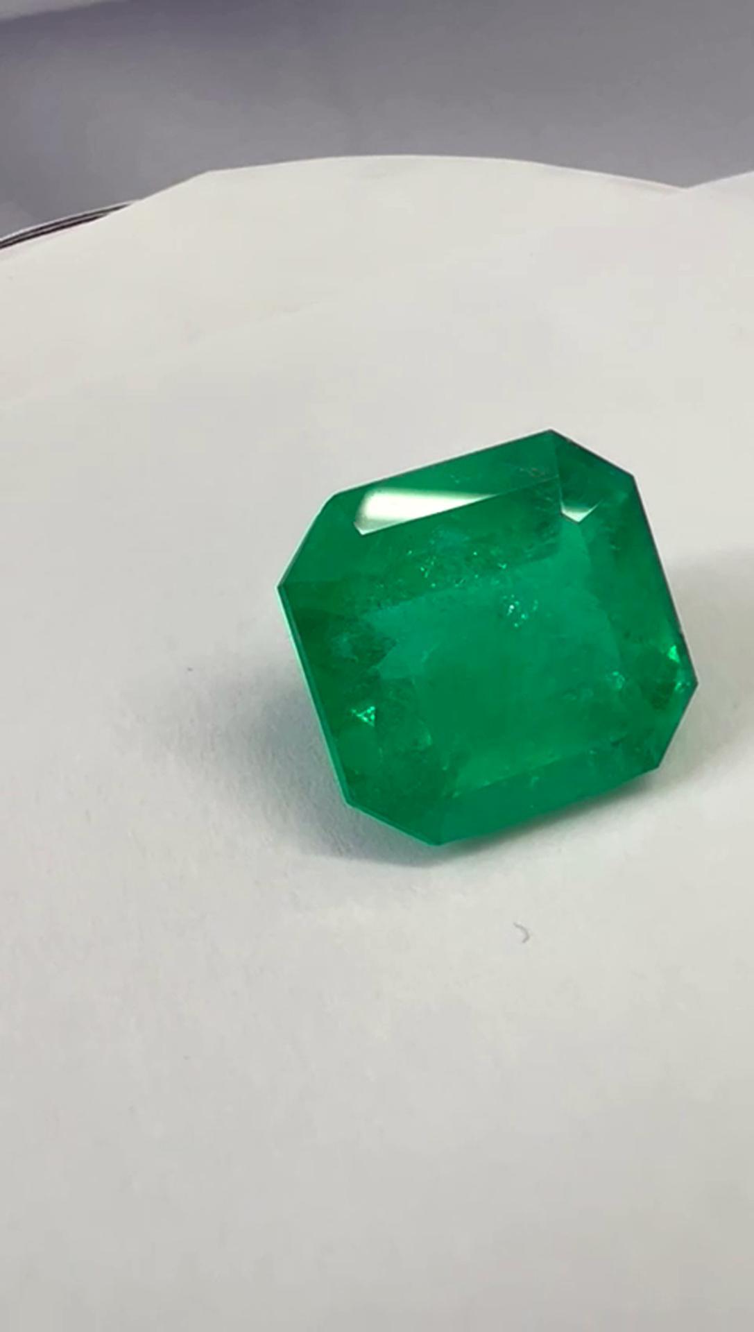 15.26 Ct.  Colombian Emerald ( Exceptional) 