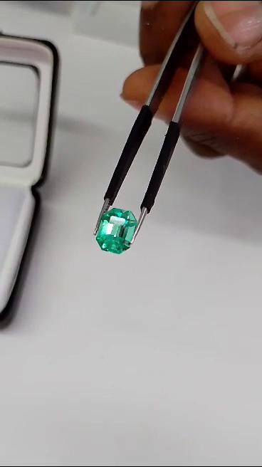 2.15 Ct. Colombian Emerald - Exceptional - Investment Grade 