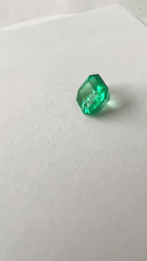 2.48 Ct. Colombian Emerald (Exceptional) 