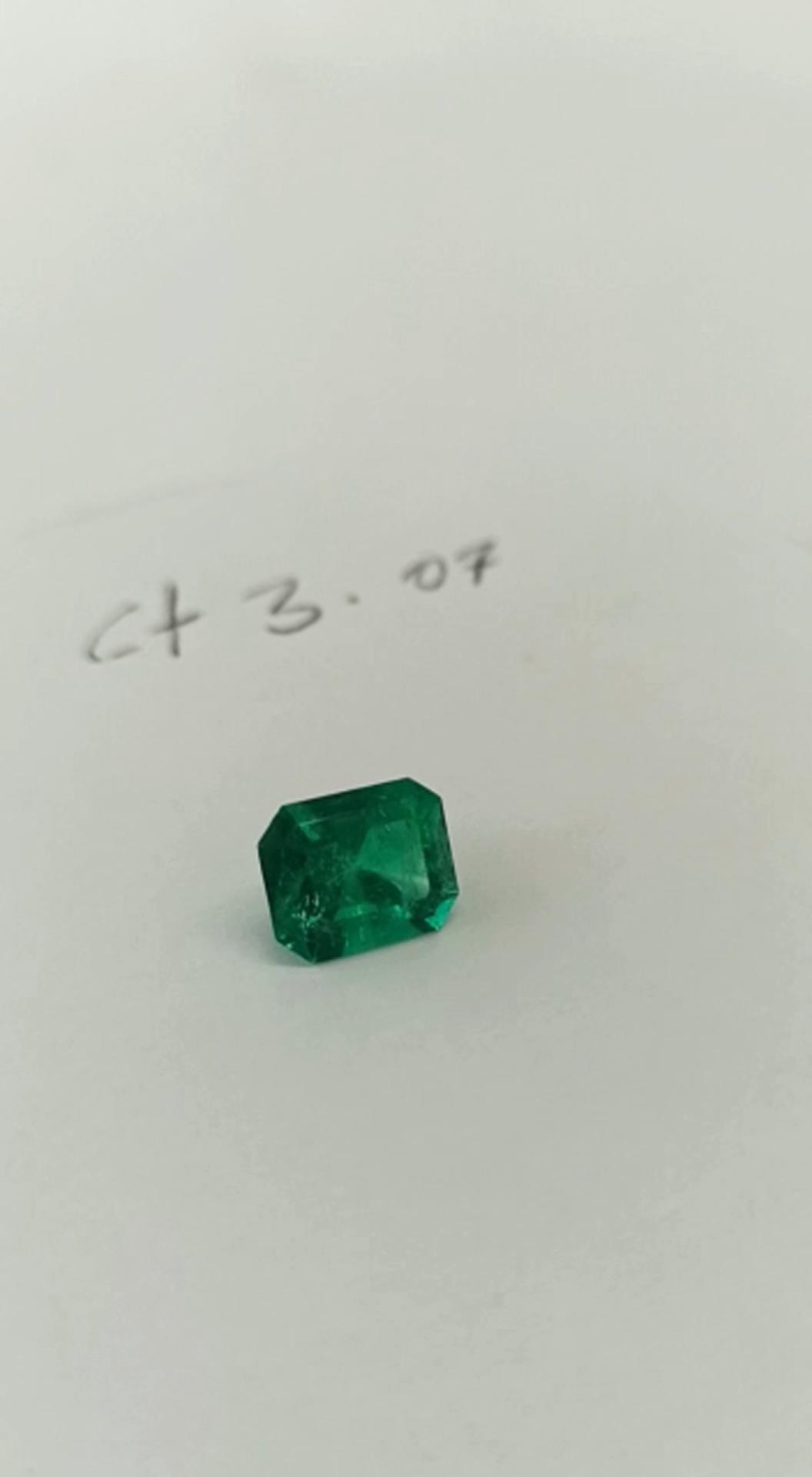 3.07ct Colombian Emerald 