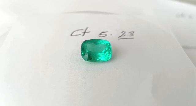 5.23ct Colombian Emerald