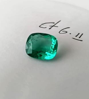 6.11 Ct. ( Exceptional )  Colombian Emerald 