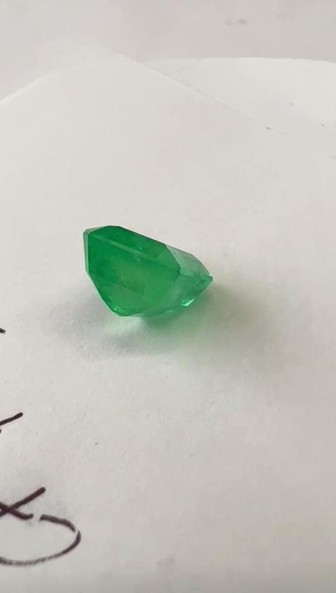 7.62 Ct. Colombian Emerald 