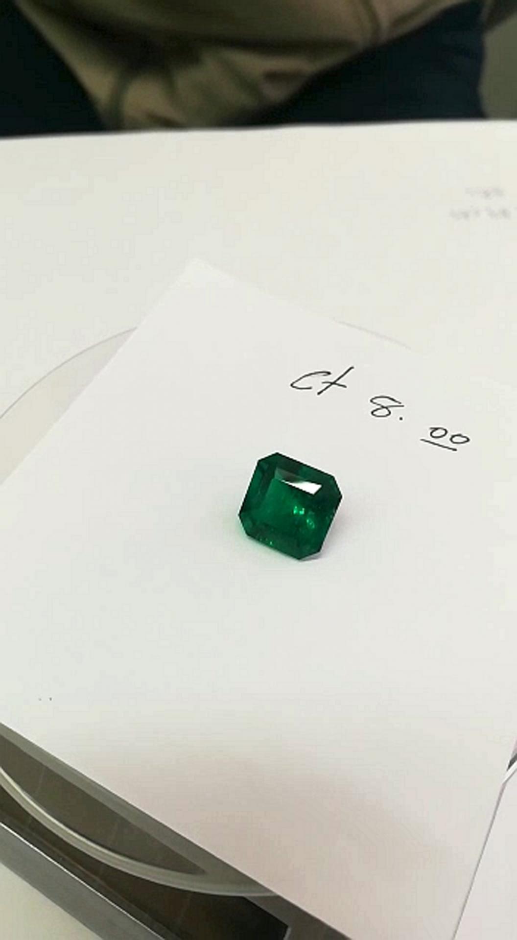 8.0 Ct.  Colombian Emerald (Exceptional)