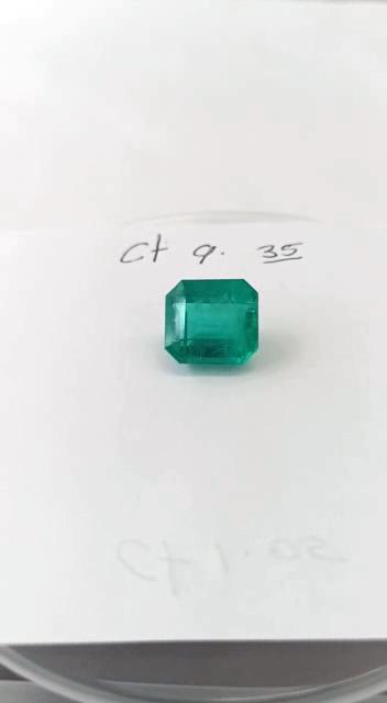 9.35 Ct. Colombian Emerald (Exceptional).