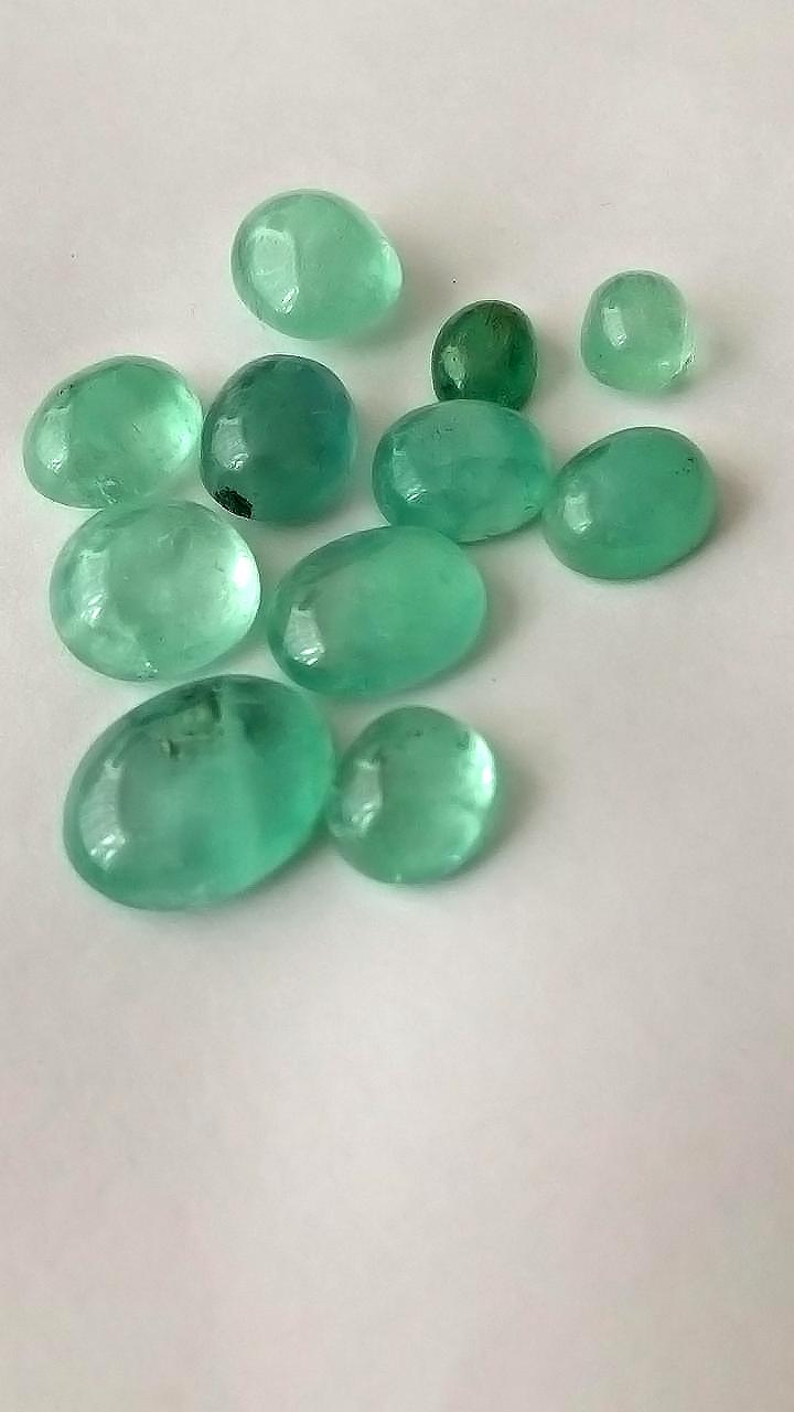 17 Ct. Colombian Cabochon Emerald Lot 