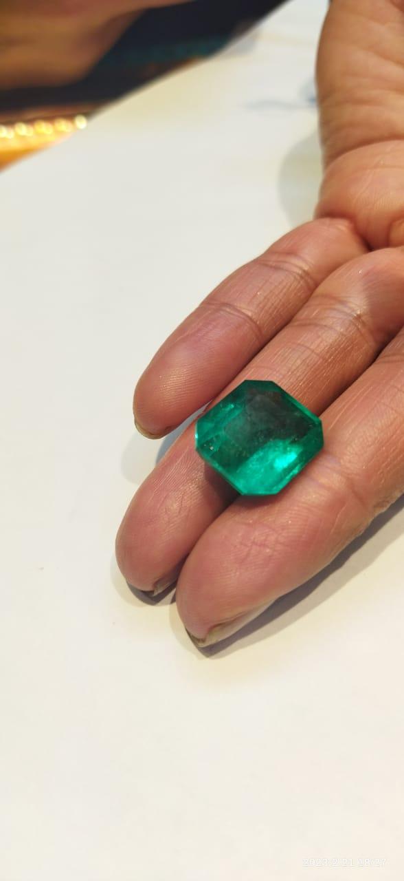 15.26 Ct.  Colombian Emerald ( Exceptional) 
