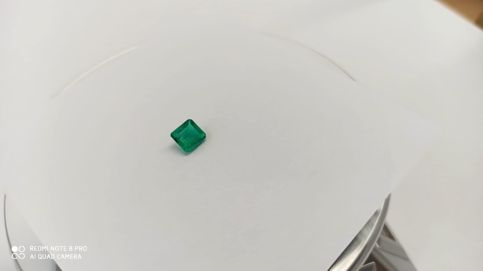 0.90 ct. Colombian Emerald 