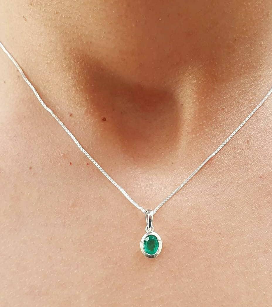 0.70ct. Colombian Emerald Pendant ( With Chain)