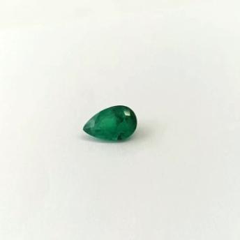 1.70ct Colombian Emerald ( Lagrima) 