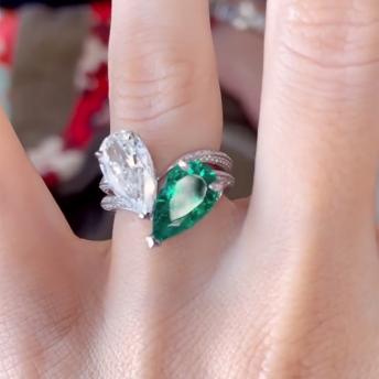Megan Fox Replica Ring With Colombian Emerald & Zircon 