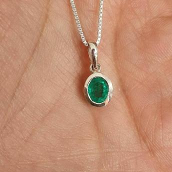 0.70ct. Colombian Emerald Pendant ( With Chain)