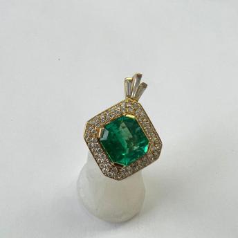 4.80ct Colombian  Emerald  & Diamond Pendant 