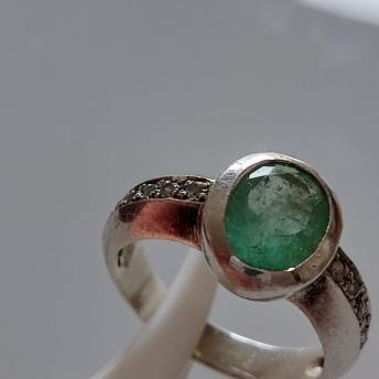 1.01 Ct. Colombian Emerald Ring 