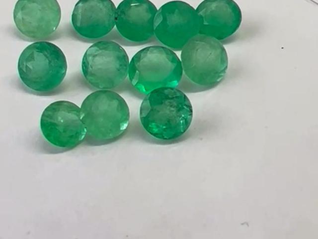 16.10 ct Colombian Emerald Lot ( Rounds)