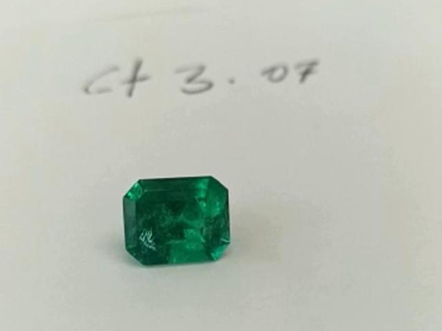 3.07ct Colombian Emerald 