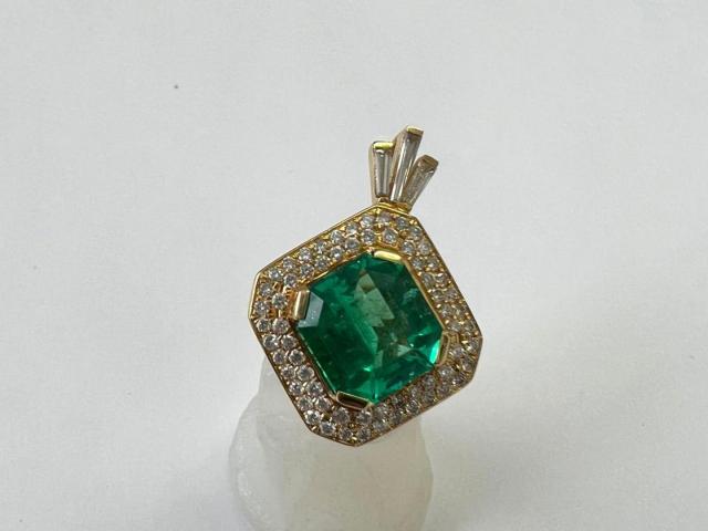 4.80ct Colombian  Emerald  & Diamond Pendant 