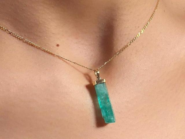 Emerald Pendant ( Canutillo ) 