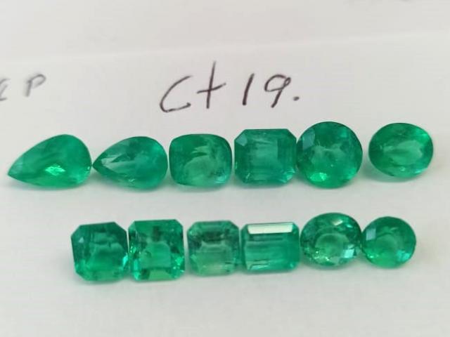 19 Ct. Colombian Emerald Lot