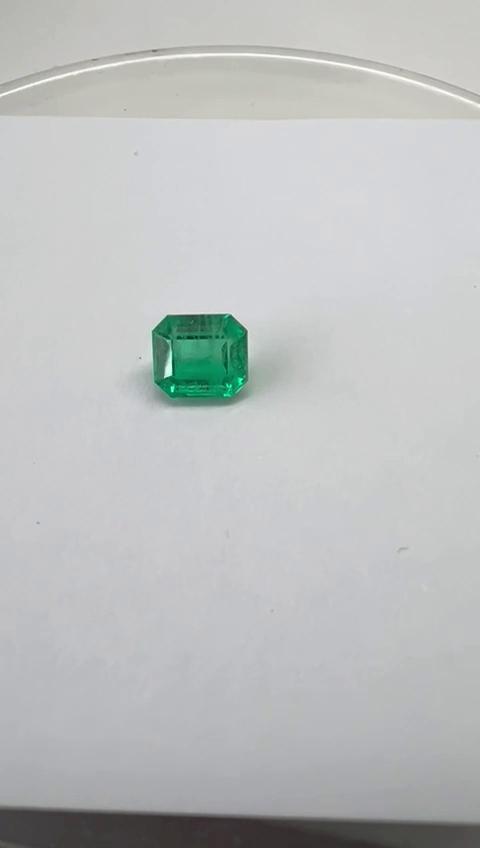 1.37 Ct. Colombian Emerald  (Exceptional) 