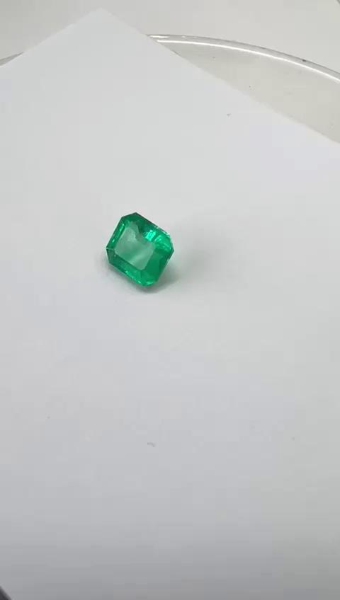 1.37 Ct. Colombian Emerald  (Exceptional) 