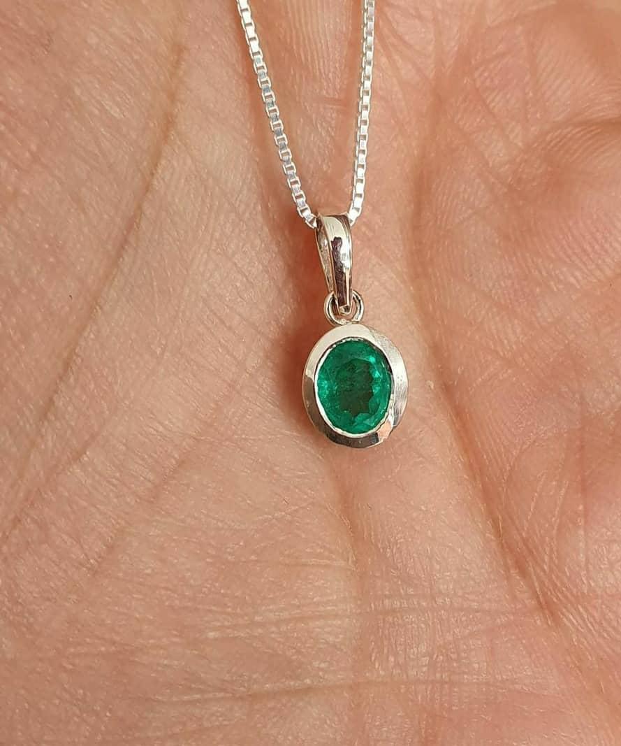 0.70ct. Colombian Emerald Pendant ( With Chain)